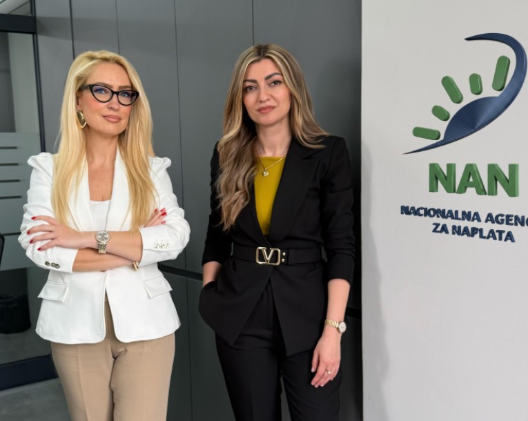 Над година устойчив растеж